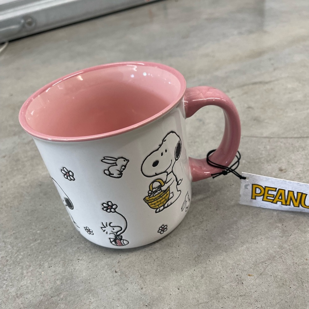 Peanuts HOPPY EASTER oversize coffee mug - Brand new!  Adorable snoopy design!